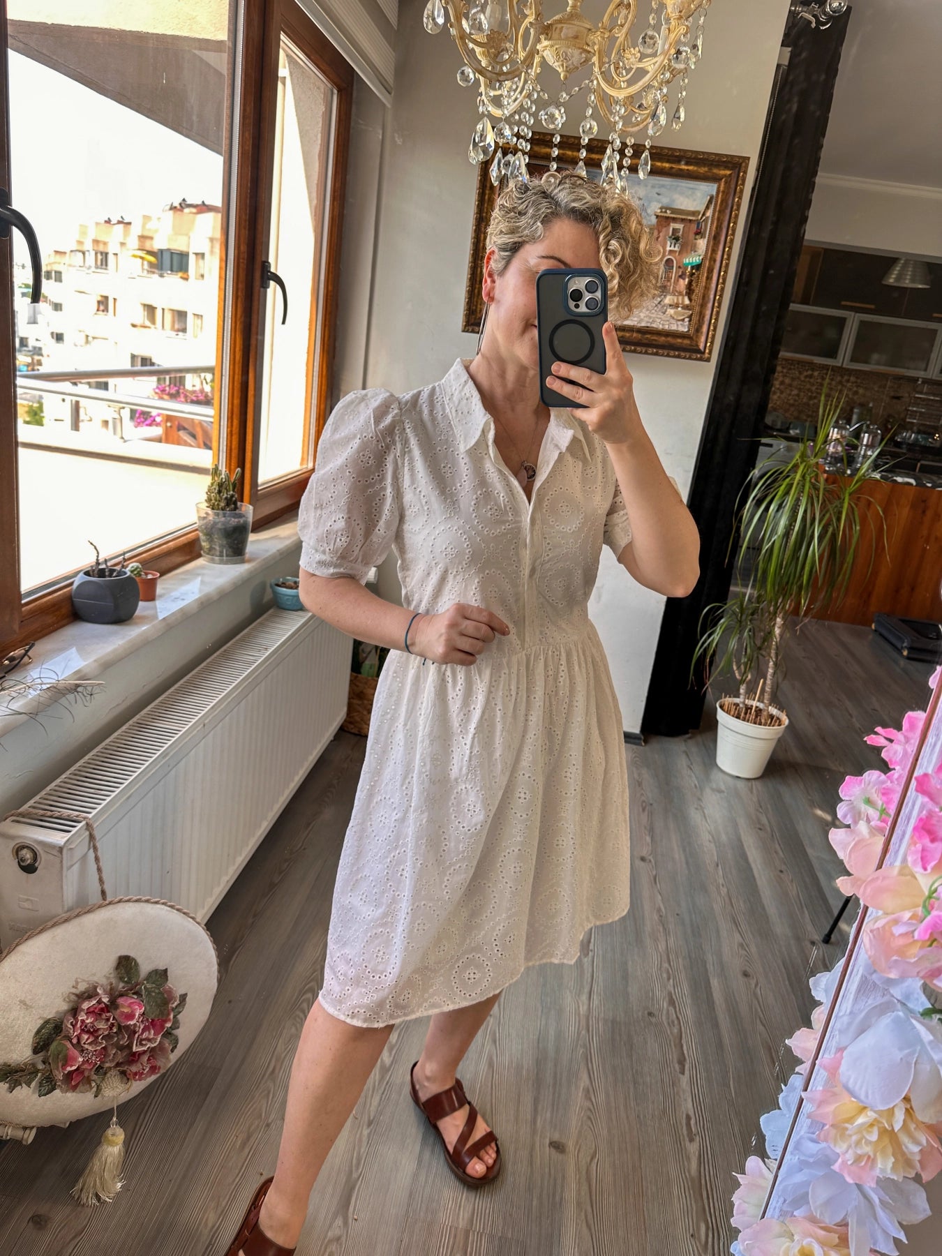 Marla Düğmel Detaylı Güpür Elbise Beyaz