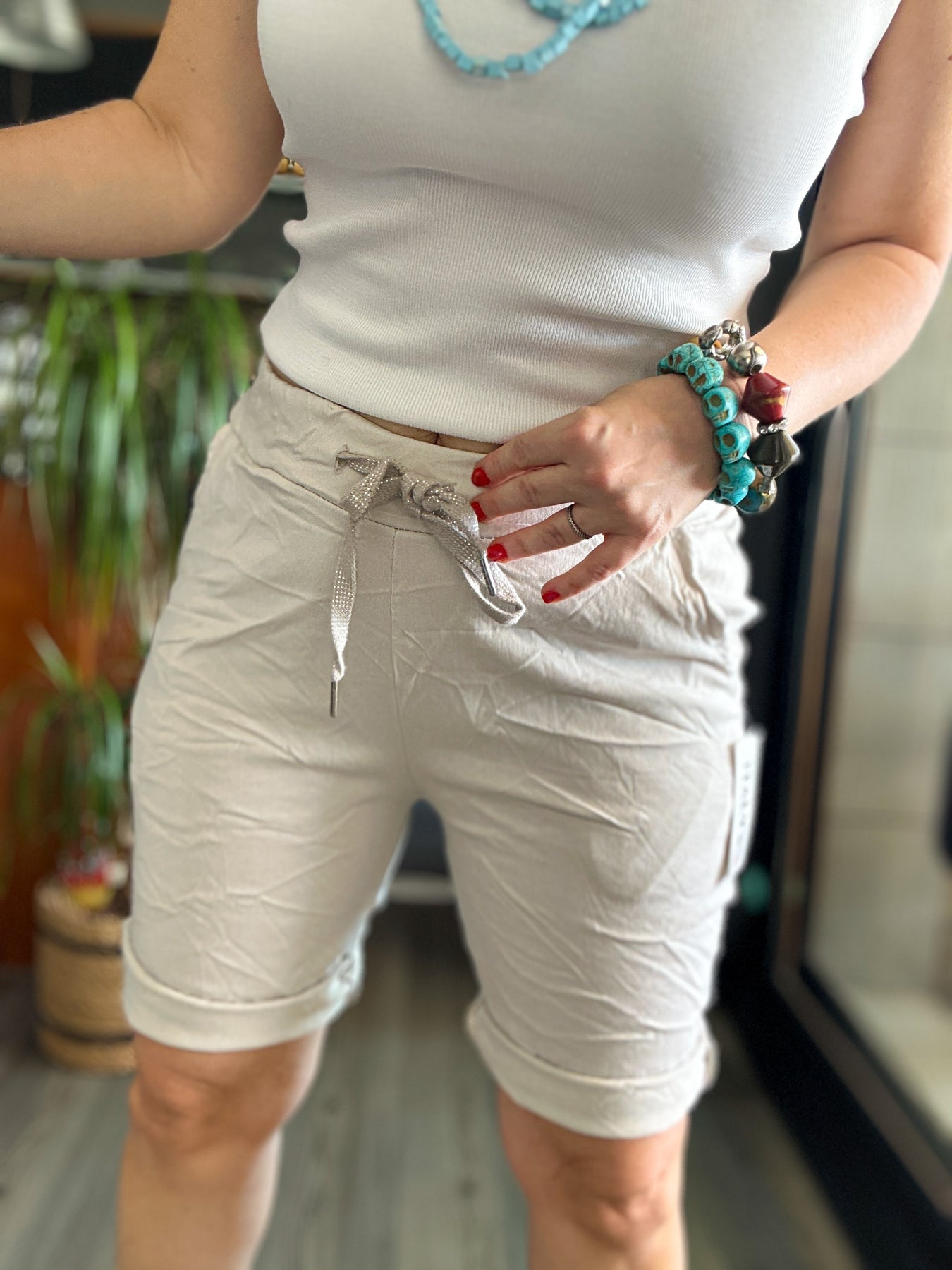 Menton  İtalyan Stil Likralı Şort Beige